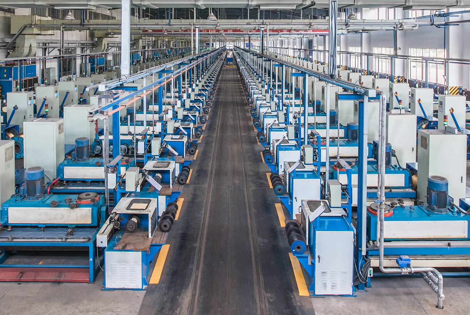 圍繞“高、難、新”的技術(shù)要求，針對鋼簾線產(chǎn)品及其延伸產(chǎn)業(yè)進(jìn)行新產(chǎn)品開發(fā)和新技術(shù)產(chǎn)業(yè)化研究